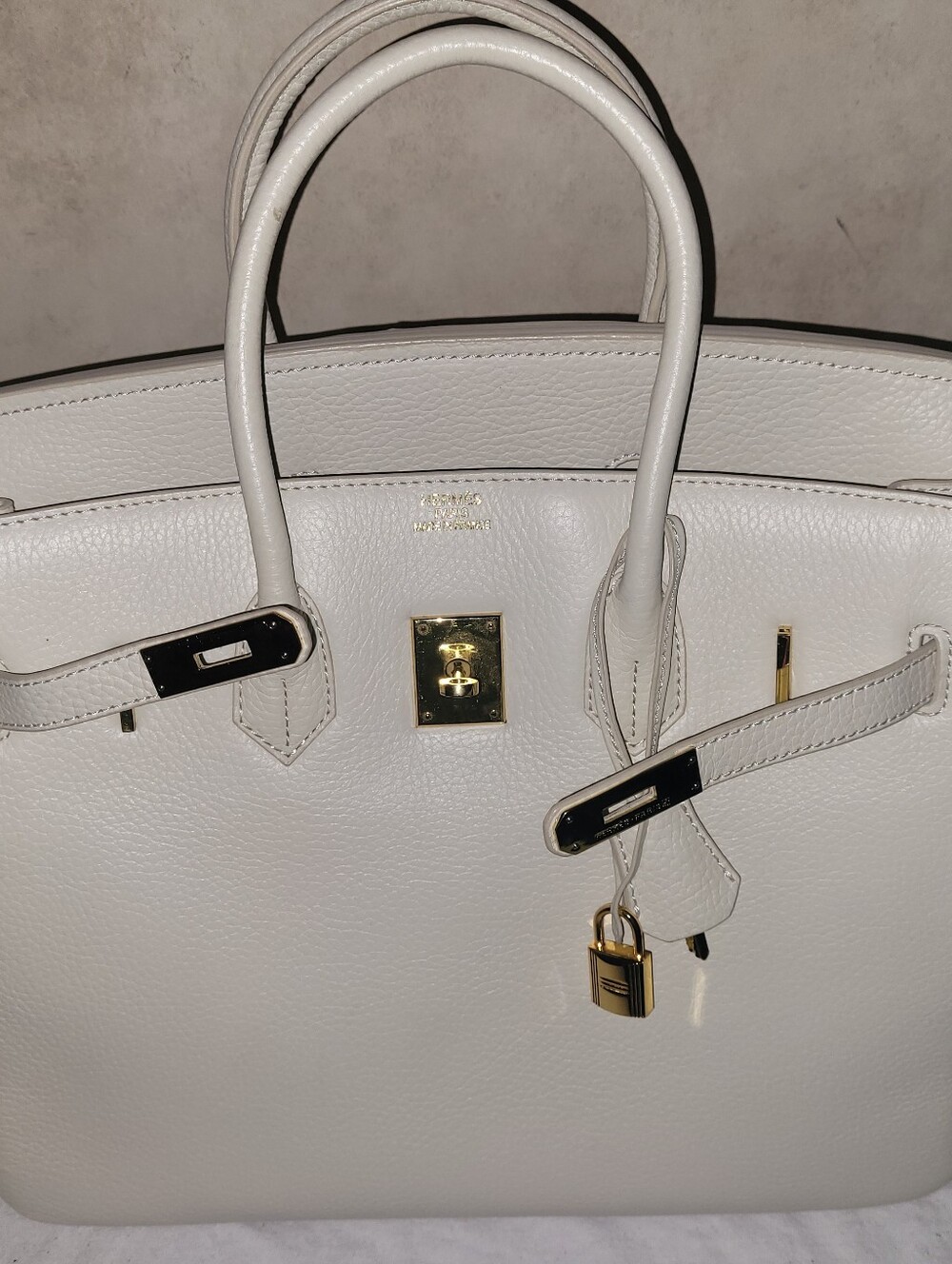 Hermes Cream Leather Birkin 30 Handbag - Picture 2 of 11